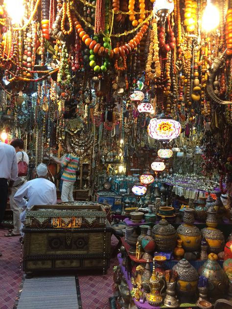 Souk Muscat Middle Eastern Bazaar, Journal Cutouts, Middle Eastern Market, California Farm, Moroccan Aesthetic, Dubai Home, Sultanate Of Oman, Middle Eastern Culture, Dubai Airport