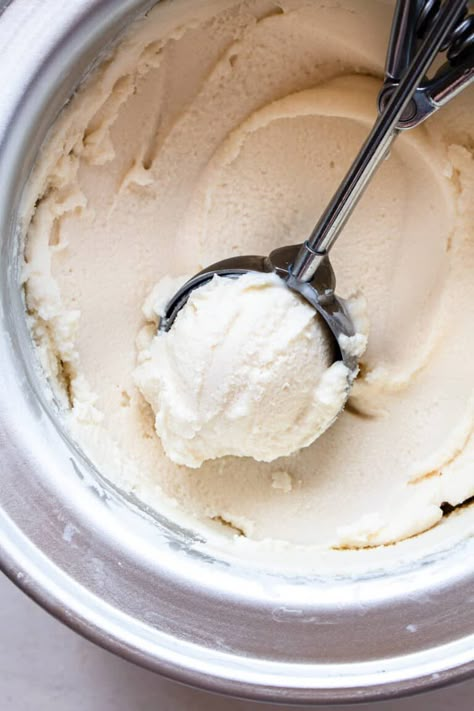 Frozen Yogurt Recipe Ice Cream Maker, Greek Yogurt Ice Cream Recipe, Ice Cream Maker Recipes Vanilla, Cuisinart Ice Cream Recipes, Yogurt Ice Cream Recipe, Homemade Frozen Yogurt Recipes, Cuisinart Ice Cream Maker Recipes, Greek Yogurt Ice Cream, Kitchen Aid Ice Cream Recipes