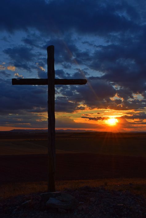 Cross On A Hill, Pretty Place Chapel, Afternoon Prayer, Cross Background, Profile Picture Images, Beautiful Verses, Cross Wallpaper, Nikon D3300, Old Rugged Cross