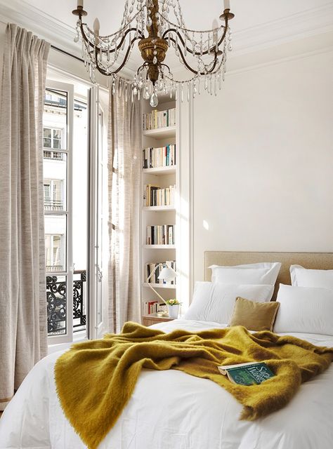 Paris Bedroom Decor Ideas, Kasha Paris, Guest Room And Office Combo, Paris Apartment Interiors, Parisian Room, Guest Room Colors, Guest Room Furniture, Small Guest Room, Guest Room Design