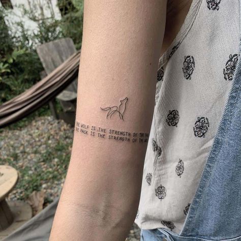 Small Wolf Upperarm Tattoo andersontorres Tiny Wolf Tattoo, Simple Wolf Tattoo, Wolf Pack Tattoo, Lone Wolf Tattoo, Wolf Tattoos For Women, Wolf Tattoo Ideas, Small Wolf Tattoo, Petit Tattoo, Cool Arm Tattoos