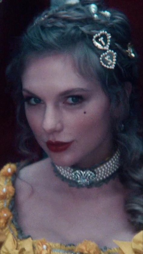 Taylor Swift Bejeweled Music Video, Bejeweled Music Video, Taylor Swift Bejeweled, Video Wallpapers, Wallpaper Taylor Swift, Lockscreens Wallpapers, Midnights Album, Inspiring Wallpaper, Taylor Swift Drawing