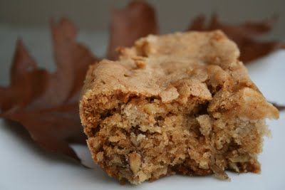 My Happy Meals: Macintosh Apple Cake Macintosh Apples, Apple Squares, Oatmeal Scotchies, Oatmeal Butterscotch Cookies, Macintosh Apple, Apple Dessert Recipes, Shortbread Recipes, Apple Cake Recipes, Peanut Butter Recipes