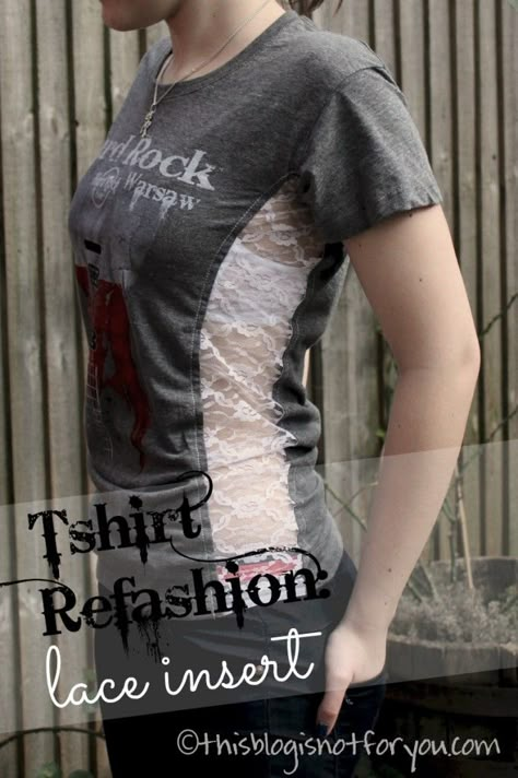 T-shirt refashion with lace insert by thisblogisnotforyou.com #T~Shirt #Refashion #Repurpose #Reuse #Revamp #Recycle #Upcycle #Fashionista #tshirts #tees #Tee #Fashion Umgestaltete Shirts, Shirt Makeover, Tshirt Refashion, Diy Tees, Diy Vetement, T-shirt Refashion, Diy Shirts, Shirt Refashion, Shirt Diy