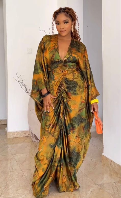 Adire Bubu Styles, Boubou Gown, Boubou Dress, Bubu Dress, Tie Dye Kaftan, Ankara Jumpsuit, Dress Rich, Bubu Gown Styles, Afrocentric Fashion