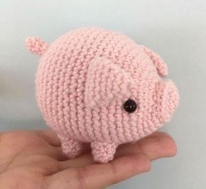 Crochet Pig, Easy Crochet Animals, Crochet Geek, Kawaii Crochet, Fun Crochet Projects, Crochet Animal Patterns, Diy Crochet Projects, Crochet Patterns Amigurumi, Crochet Dolls