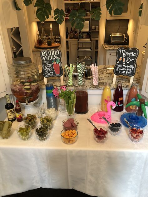 Party Liquor Bar Ideas, Brunch Themed Engagement Party, Bar Table Party, Bengals Party, Mimosa Bar Ideas, 21st Birthday Drinks, Blood Mary, Wedding Food Stations, Food Set Up