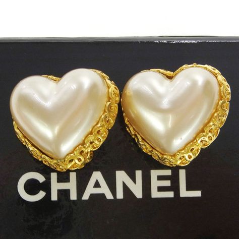 Heart Shaped Pearl Earrings, Chanel Heart Earrings, Big Pearl, Heart Shaped Earrings, Choker Style, Stone Design, Cc Logo, Earrings Etsy, Gold Pearl