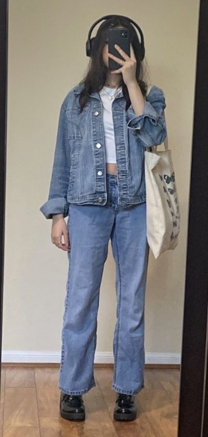 Denim Jacket And Jeans Outfit, Blue Denim Jacket Outfit, Denim Jacket Outfit Women, Blue Jean Jacket Outfits, Cropped Denim Jacket Outfit, Black Denim Jacket Outfit, Oversized Denim Jacket Outfit, Denim Jacket Outfits, Denim Pants Outfit