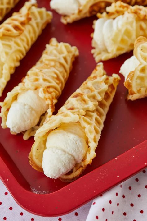 Norwegian Krumkake Recipe, Norwegian Krumkake, Krumkake Recipe, Graham Crackers Recipe, Graham Cracker Recipe, Homemade Graham Cracker, Pizzelle Recipe, Cracker Recipe, Graham Cracker Recipes