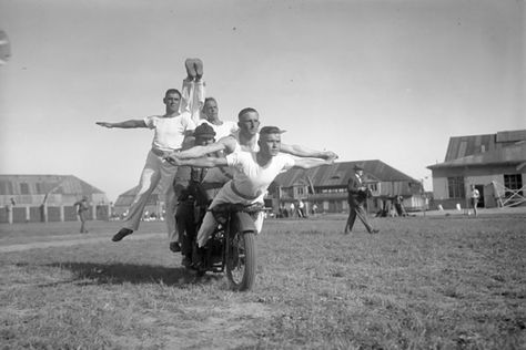 A Visual History of the Human Pyramid | Atlas Obscura Human Pyramid, French Grand Prix, Country Retreat, Richard Avedon, French Photographers, Modern Photography, Create Photo, Museum Of Modern Art, Pyramid