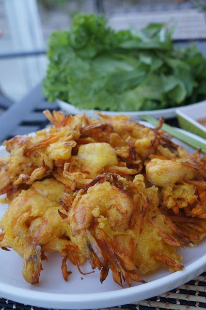 Gourmet by Kat: Vietnamese shrimp and sweet potato fritters (Banh tom Co Ngu) Shrimp And Sweet Potato, Vietnamese Shrimp, Prawn Fritters, Shrimp Fritters, Sweet Potato Fritters, Yam Or Sweet Potato, Chicken Spring Rolls, Potato Fritters, Northern Vietnam