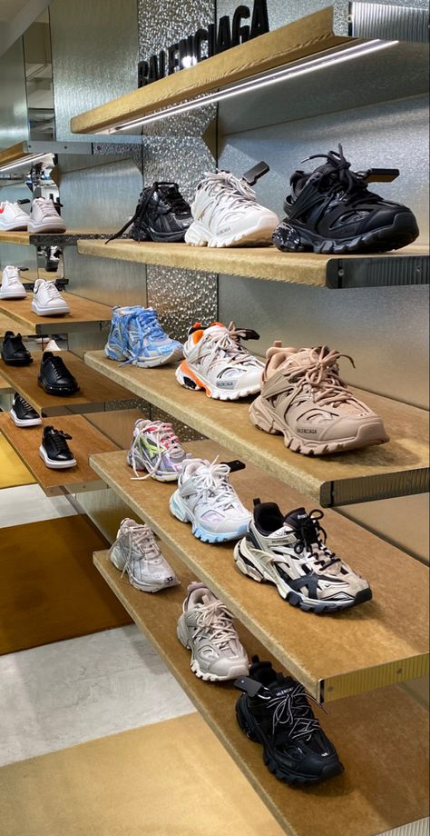 Closet Full Of Shoes, Rapper Pictures, Package Aesthetic, Sneakerhead Room, Store Aesthetic, Drip Outfit Men, Cute Nike Outfits, Lifestyle Aesthetic, Aesthetic Boys