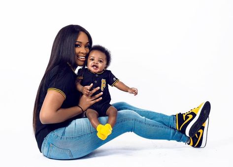 Mommy Son Outfits, Son Photoshoot, Mommy Daughter Photoshoot, Mom And Son Outfits, Son Photo Ideas, Photoshoot Boy, Babies Outfits, Mother Baby Photography, Mommy And Me Photo Shoot