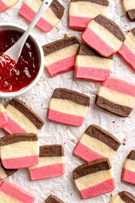 Neopolitan Dessert Recipes, Neapolitan Recipes, Neapolitan Cookies, Neopolitan Cookies Italian, Neapolitan Cookie, Neapolitan Cookies Recipe, Ice Cream Neapolitan, Neapolitan Ice Cream, Christmas Cookie Exchange