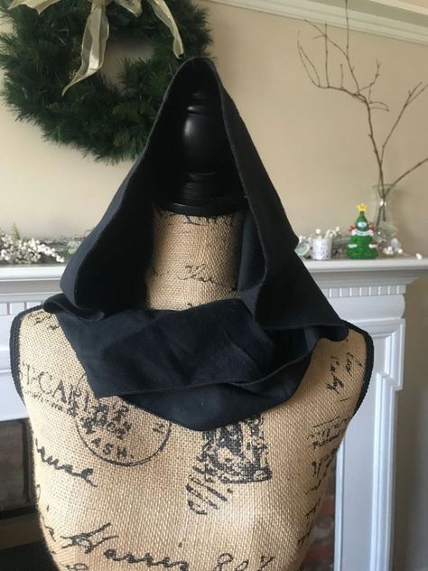 Hogwarts Robes, Wiccan Clothing, Flannel Scarf, Medieval Cloak, Flannel Scarves, Hooded Cowl, Harry Potter Cosplay, Cloak And Dagger, Hooded Cape