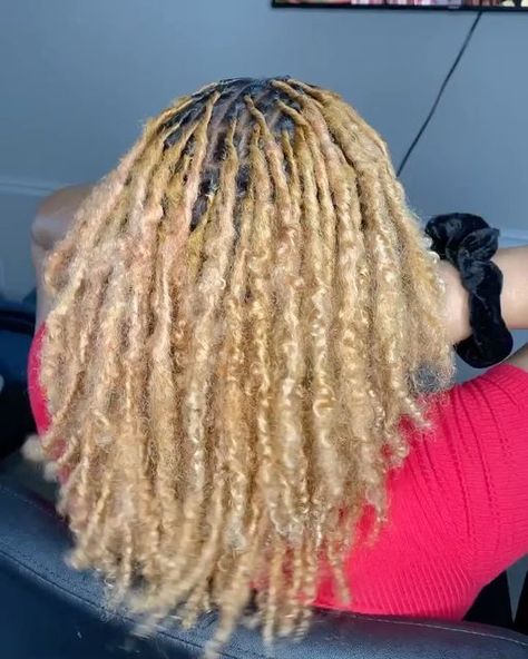 Blonde Locs, Feminine Masculine, Beautiful Dreadlocks, Short Locs Hairstyles, Find Hairstyles, Dreadlock Styles, Braided Hairstyles For Teens, Dyed Hair Inspiration, Hair Braid Videos