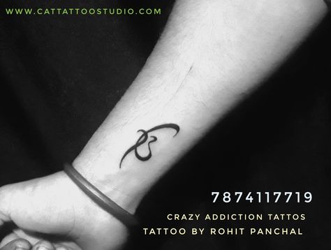 ek onkar tattoo on wrist tattoo by Rohit Panchal at CrazyAddictionTattoos Ik Onkar Tattoo, Waheguru Tattoo, Ek Onkar Tattoo, Abc Tattoo, Religion Tattoo, Armour Tattoo, Religion Tattoos, Ik Onkar, Athena Tattoo