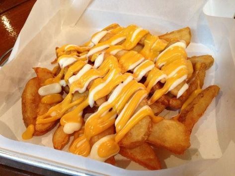 @ItsFoodPorn : Cheese Wedges. https://t.co/eTXc0I83T1 Eat Me Drink Me, Cream Cheese Desserts, Cheese Wedge, Cheese Fries, I Love Food, Tasty Dishes, No Cook Meals, Good Eats, Love Food