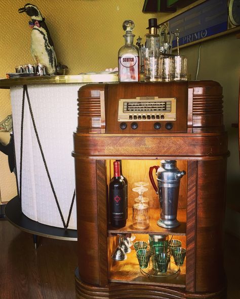 Philco Radio Bar Antique Radio Cabinet, Vintage Radio Cabinet, Philco Radio, Homemade Bar, Redo Cabinets, Home Bar Cabinet, Bourbon Bar, Furniture Flips, Home Bar Designs