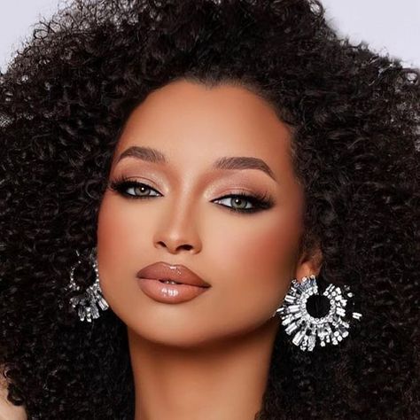 BQG | The Pageant Resource on Instagram: "Miss California USA is @tiannasclark 😍✨ Congratulations Queen! Video @pageant.vision - #BQG #pageantresource #beautypageant #pageant #pageants #missearthusa #pageantgirl #pageantqueen #missusa #missworld #missuniverse #pageantlife #pageanttips #missearth #misscaliforniausa" Pagent Makeup, Pageant Curls, Pageant Tips, Pageant Life, Miss Pageant, Miss California, Pageant Girls, Miss Usa, Photoshoot Inspo