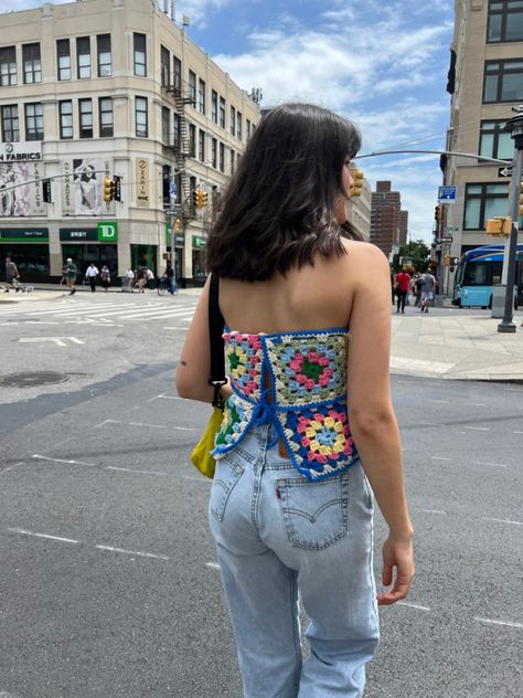 Colorful grabby square strapless top with two ties in the back Granny Square Tube Top, Colorful Granny Square, Tube Top, Granny Square, Crochet Top, Strapless Top, Square, Knitting, Crochet