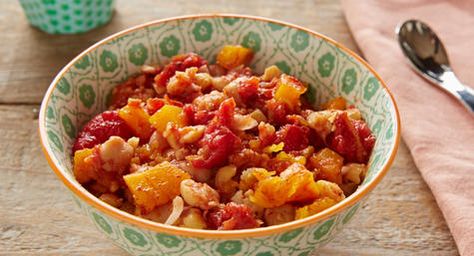 Introduce your child to chunkier textures and new flavors with a tasty dish your whole family will enjoy. This easy recipe is for age 10 months and up. Butternut Chili, Baby Fingerfood, Smashed Chickpea, Squash Chili, Homemade Baby Food Recipes, Butternut Squash Chili, Chickpea Chili, Baby Meals, Veggie Chili