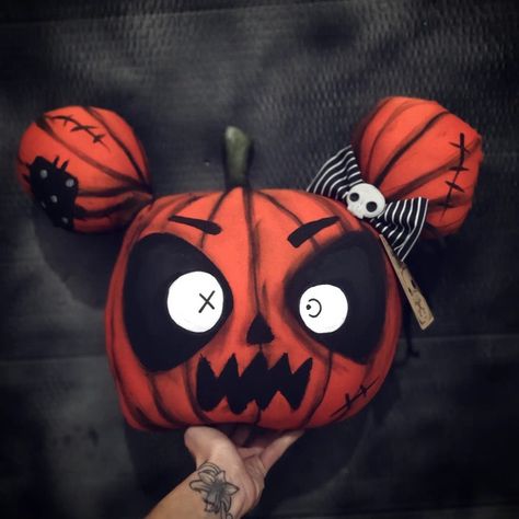 Halloween decoration, handmade handpainted, mickey mouse, pumkin ideas Creepy Plushies, Graffiti Monsters, Scary Teddy Bear, Pumkin Ideas, Mickey Mouse Doll, Halloween Fabric Crafts, Felt Monster, Coraline Doll, Scary Doll