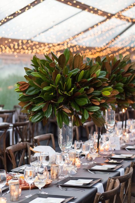 Magnolia Leaves Centerpiece, Wedding Flower Alternatives, Magnolia Branch, Magnolia Wedding, Decoration Evenementielle, Tall Wedding Centerpieces, Wedding Table Designs, Wedding Floral Centerpieces, Tent Reception