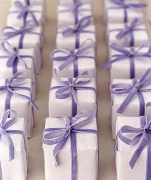 Wedding Flowchart, Creative Gift Wrapping Ideas, Wrapped Presents, Gift Wrapping Ideas, Wedding List, Wedding Etiquette, Wedding Guest List, Creative Gift Wrapping, Purple Ribbon