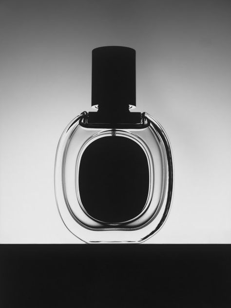 Milo Reid - Philosykos Eau de Toilette by Diptyque Silhouette Product Photography, Diptyque Philosykos Perfume, Black Perfume Photography, Perfume Bottle Concept, Perfume Minimal Photography, Black Perfume Bottle, Diptyque Perfume, Photography Lighting Setup, Silhouette Photography