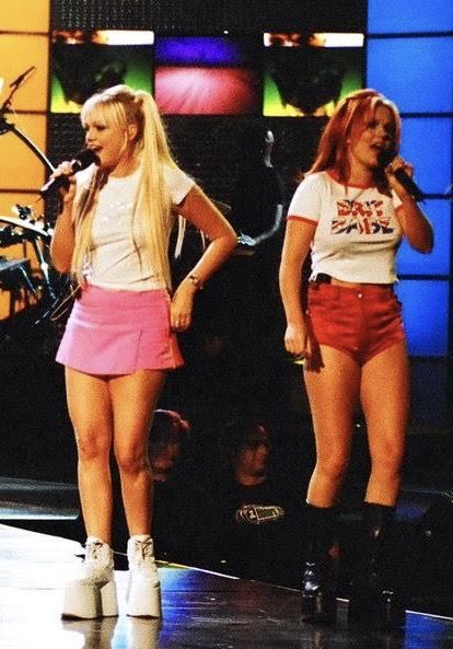 Emma Bunton and Geri Halliwell Baby Spice Outfits, Ginger Spice Costume, Baby Spice Costume, 3 People Costumes, Emma Bunton, Baby Spice, Geri Halliwell, Ginger Spice, 90s Outfit