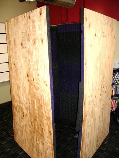 Diy Recording Booth, Backyard Music Studio, Diy Recording Studio, Diy Vocal Booth, Recording Studio Diy, Sound Booth, Vocal Booth, Booth Diy, Music Desk