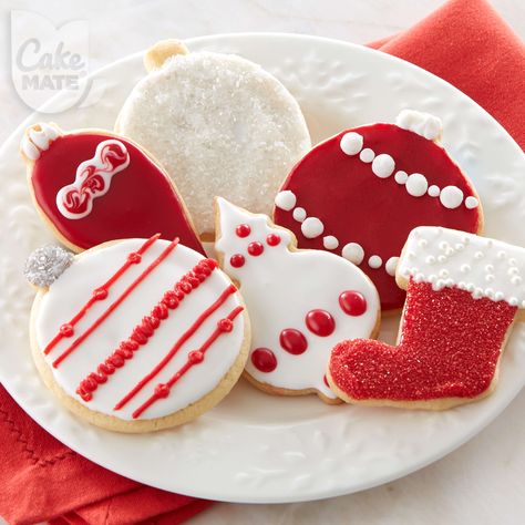 Red & White Christmas Cookies Red And White Christmas Cookies, White Christmas Cookies, Stocking Cookies, Christmas Stocking Cookies, Winter Holiday Recipes, Christmas Cookie Cake, Cute Christmas Cookies, White Christmas Stockings, Red White Christmas