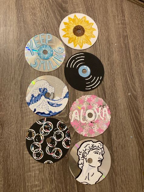 Cds Designs, Disk Painting, Cd Custom, Painting Cds, Cd Painting Ideas, Diy Dvd, Painted Cds, Record Decorations, Disc Art