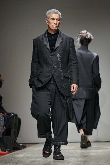 Yohji Yamamoto Menswear, Yoji Yamamoto, Yohji Yamamoto Men, Half Skirt, Mode Inspo, Spring 2023, Japan Fashion, Yohji Yamamoto, Japanese Fashion