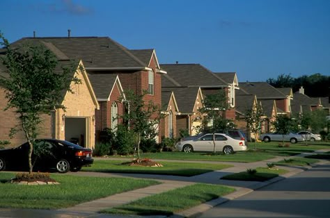 Stock photo of a suburban neighborhood with cars parked in the driveways Suburban Neighborhood, Suburban House, American Houses, Safe Neighborhood, Porto Rico, American Dream, Car Parking, 그림 그리기, Small Towns