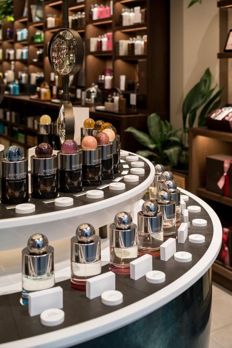 Molton Brown | Dalziel & Pow Fragrance Retail, Luxury Retail Store, Fragrance Display, Fragrance Store, Perfume Testers, Retail Store Interior Design, Retail Space Design, Perfume Display, Retail Interior Design