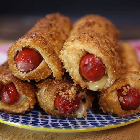 Pagkaing Pinoy TV - Hotdog Bread Roll Pagkaing Pinoy, 19th Bday, Quick Cheap Meals, Snack Easy, Weiners, Hot Dog Recipes, Bread Roll, Dog Recipes, Bread Rolls