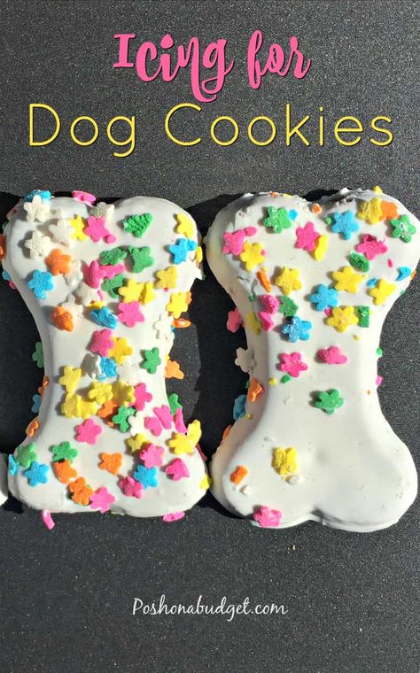 Hondenkoekjes versieren Dog Cookie Recipes, Homemade Dog Cookies, Homemade Pet Treats, Dog Cake Recipes, Pet Treats Recipes, Dog Treats Homemade Easy, Easy Dog Treat Recipes, Dog Biscuit Recipes, Easy Dog Treats