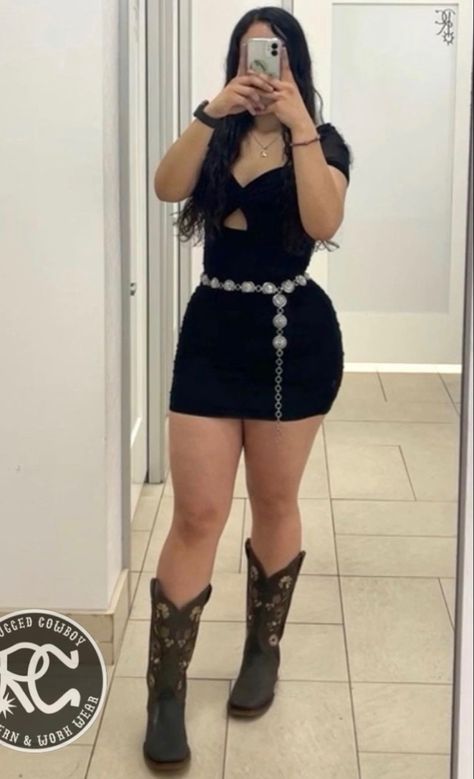 Ramon Ayala Concert Outfit, Baile Outfits Mexican Dress, Black Boots Western Outfit, Vaquero Outfits For Women, Dress With Cowgirl Boots Outfit, Vaquera Dress Outfit, Baile Outfits Mexican, Baile Outfits Jaripeo Dresses, Vaquera Outfit Mexican Women