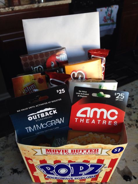 The perfect gift for your movie-lover! "Dinner and a Movie" gift basket. Movie Gift Basket Ideas, Dinner Gift Basket, Movie Basket, Movie Basket Gift, Auction Gift Basket Ideas, Christmas Jello Shots, Birthday Dinner Invitation, Raffle Basket, Date Night Gifts