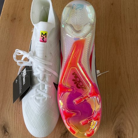 Marcus Rashford Cleats; Brand New; Size 7.5 Mens(9 Women’s) Nike Cleats Soccer, Custom Baseball Cleats, Sport Tips, Pink Soccer Cleats, Womens Soccer Cleats, Soccer Poses, Best Soccer Shoes, Nike Football Boots, Cleats Soccer