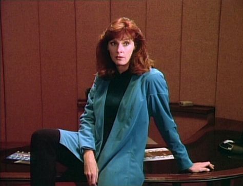 beverly crusher- must cosplay with this outfit Star Trek Costumes, Gates Mcfadden, Beverly Crusher, Star Trek Costume, Star Trek Uniforms, Feminist Fashion, Start Trek, James T Kirk, Star Trek The Original Series