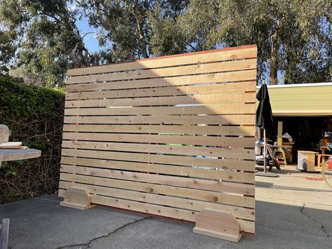 Free standing parklet screen outdoor privacy wood screen Free Standing Wall Outdoor, Freestanding Privacy Wall, Free Standing Fence Ideas, Pallet Privacy Wall Backyard, Diy Free Standing Privacy Screen, Moveable Privacy Fence, Free Standing Privacy Fence, Portable Privacy Screen Outdoor, Portable Privacy Wall