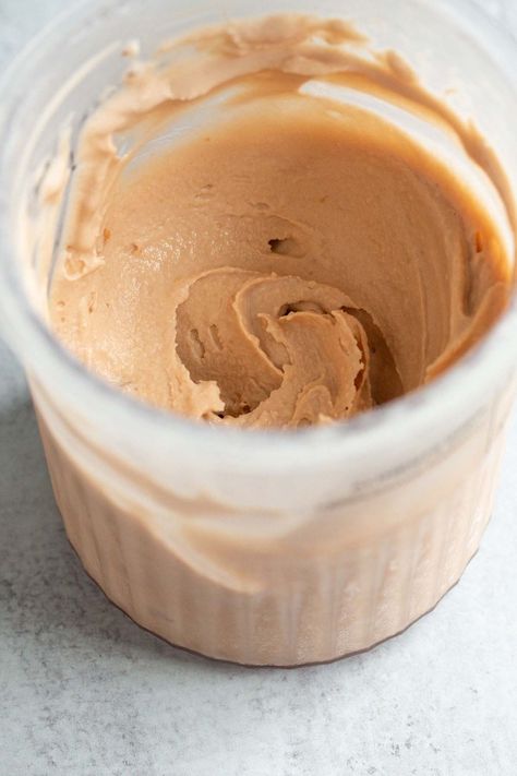 This chocolate peanut butter Ninja Creami is the perfect summer dessert. The homemade ice cream uses chocolate and peanut butter powder to give this Creami recipe a delicious flavor. Butter Powder, Butter Salmon, Chocolate And Peanut Butter, Ninja Creami, Air Fryer Recipes Chicken, Peanut Butter Powder, Banana Chips, Peanut Butter Banana, Everything Bagel