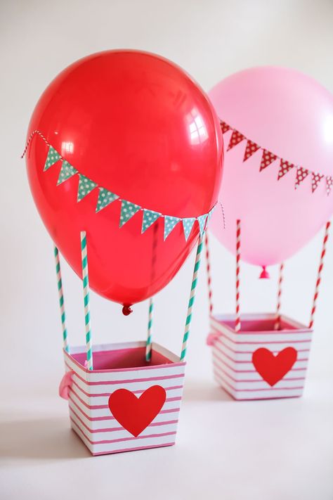 Cute Valentines Box Ideas, Robot Box, Valentines Box Ideas, Girls Valentines Boxes, Diy Valentines Box, Valentine Boxes For School, Kids Valentine Boxes, Diy Valentines Day Gifts For Him, Kule Ting