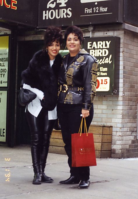 Janet Jackson Velvet Rope, Selena Museum, Selena Quintanilla Outfits, Selena Quintanilla Fashion, Latina Aesthetic, Selena Pictures, Selena Q, Tejano Music, Selena Quintanilla Perez