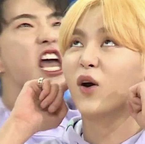 Svt Funny, Svt Stickers, Seventeen Funny, Seventeen Meme, Seventeen Seungkwan, Seventeen Memes, Seventeen Going Seventeen, Vernon Chwe, K Wallpaper