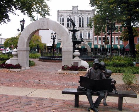 Park in Bowling Green KY (Oct 2006). Glasgow Kentucky, Fountain Square, Bowling Green Ky, My Old Kentucky Home, Moms Favorite, Bowling Green, Southern Girl, Country Living, Small Town